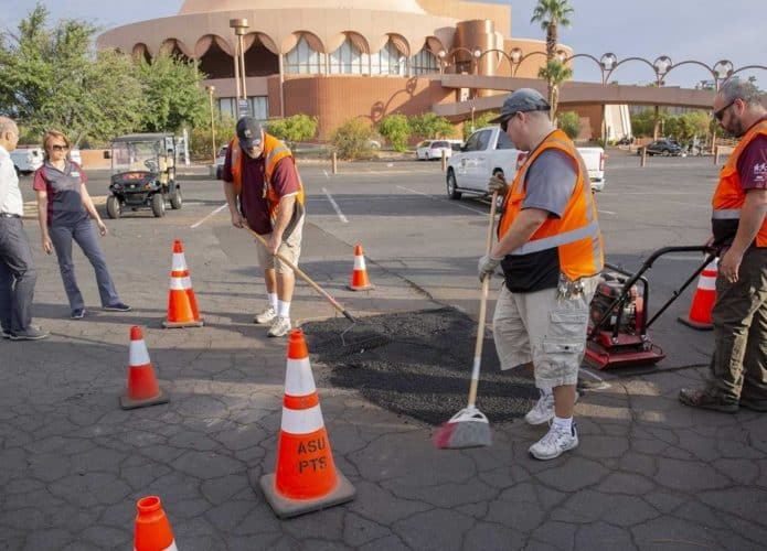 Pesquisadores testam cola de asfalto na Universidade do Arizona