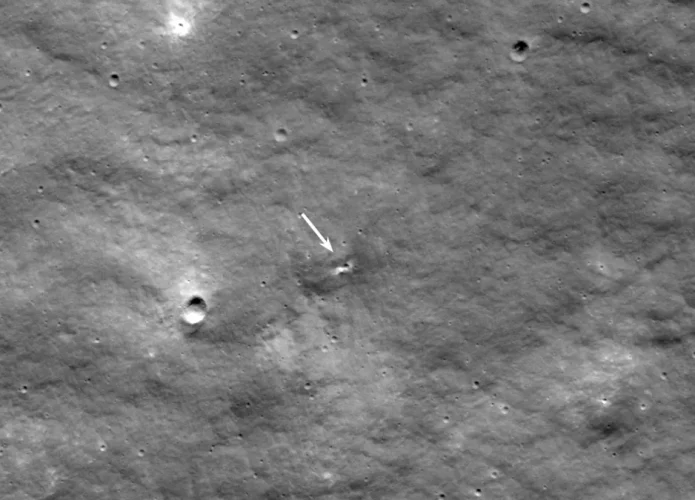 Cratera na Lua deixada pela missão russa Luna-25