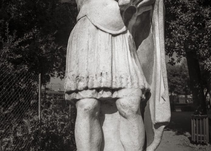 estatua-romana-1-695x500
