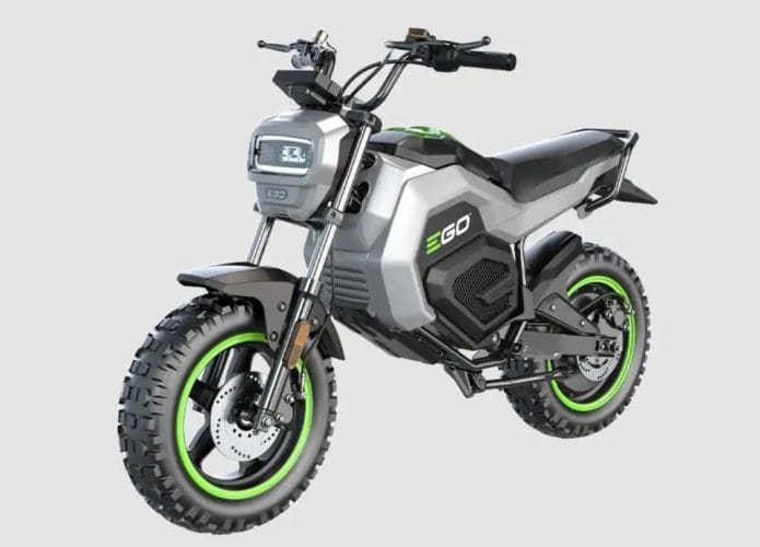 A Ego Power + Mini Bike é a mini motocicleta elétrica para crianças que da ré e atinge 45 km/h