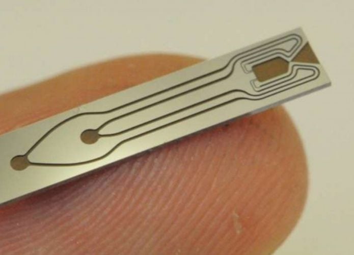 Minúsculo chip propulsor espacial é do tamanho de uma unha e funciona com propulsão sustentável