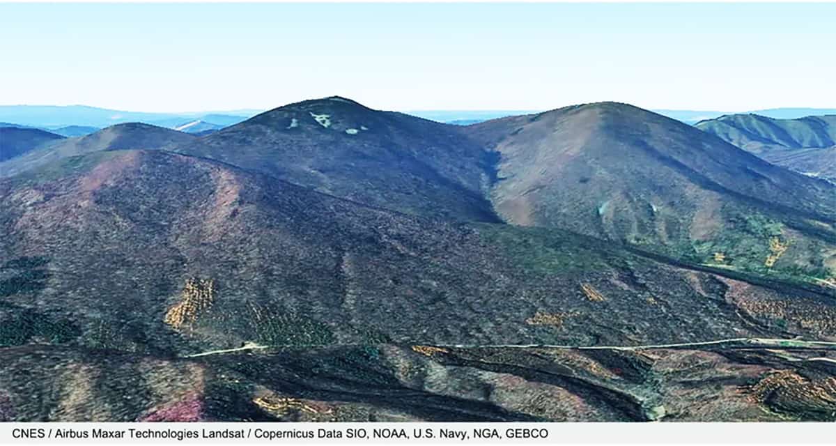 montanha-cratera-de-impacto-China