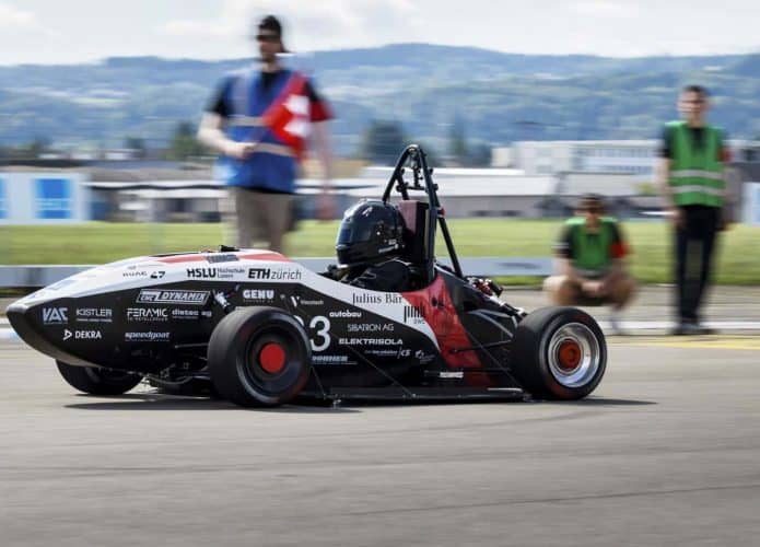Carro elétrico feito por estudantes bate recorde mundial de aceleração