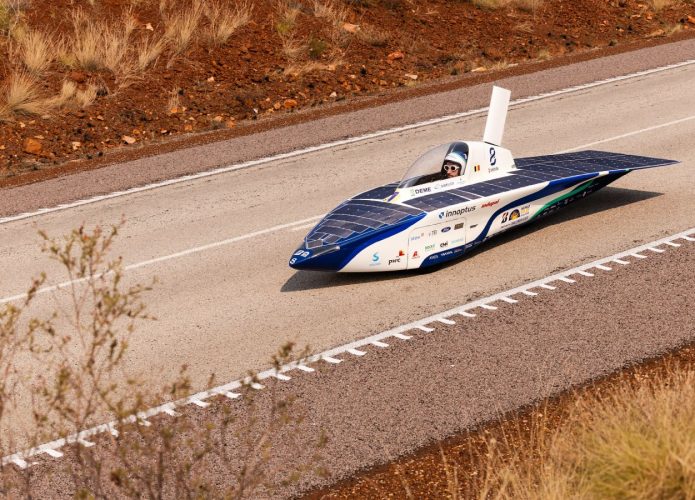 Carro solar vencedor da corrida
