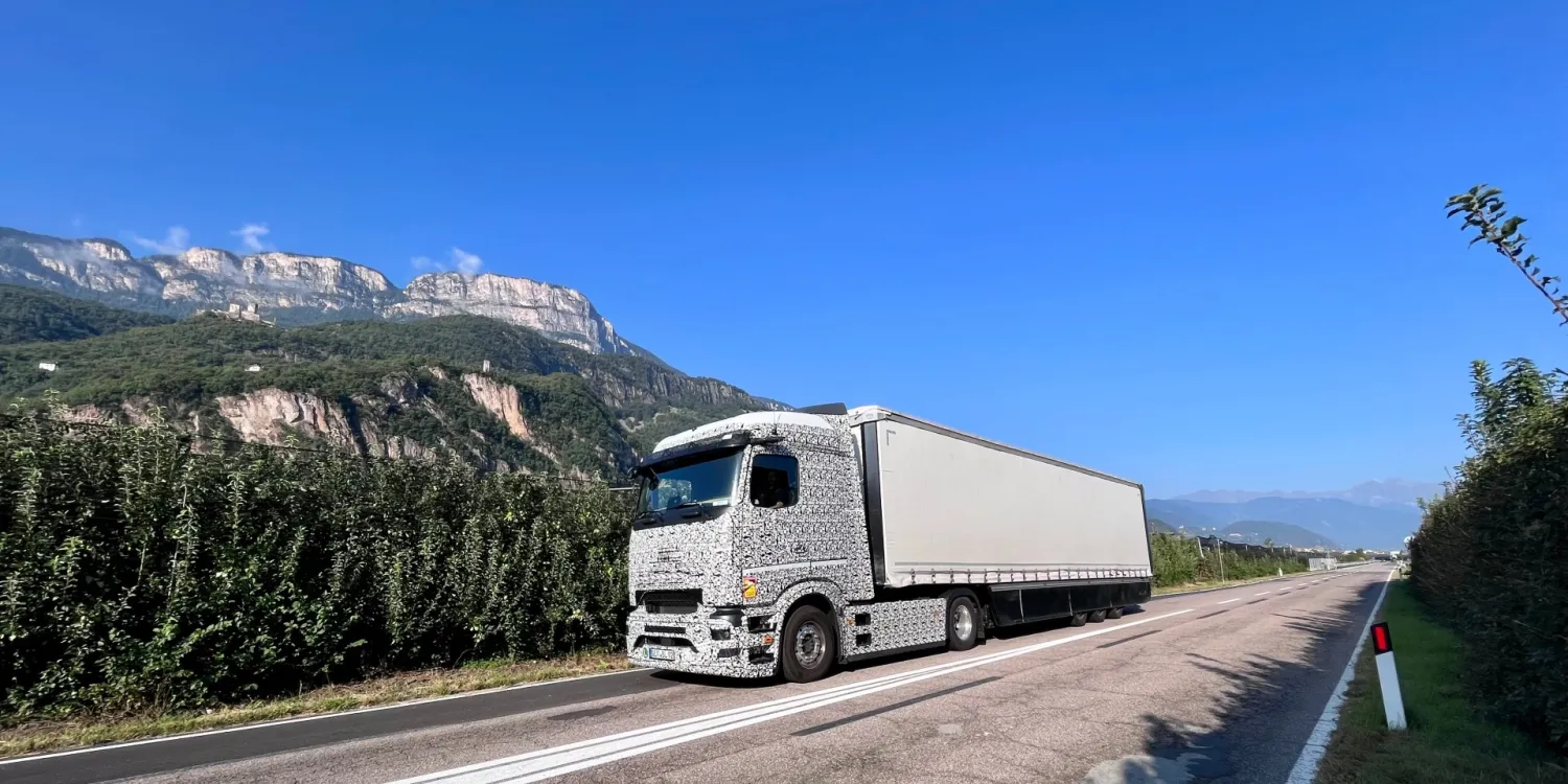 Daimler-electric-truck.webp