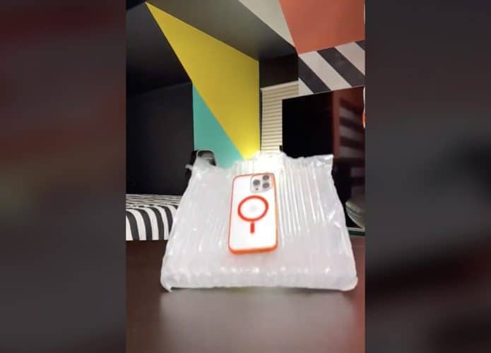 Captura de tela de vídeo de capinha de celular com airbag
