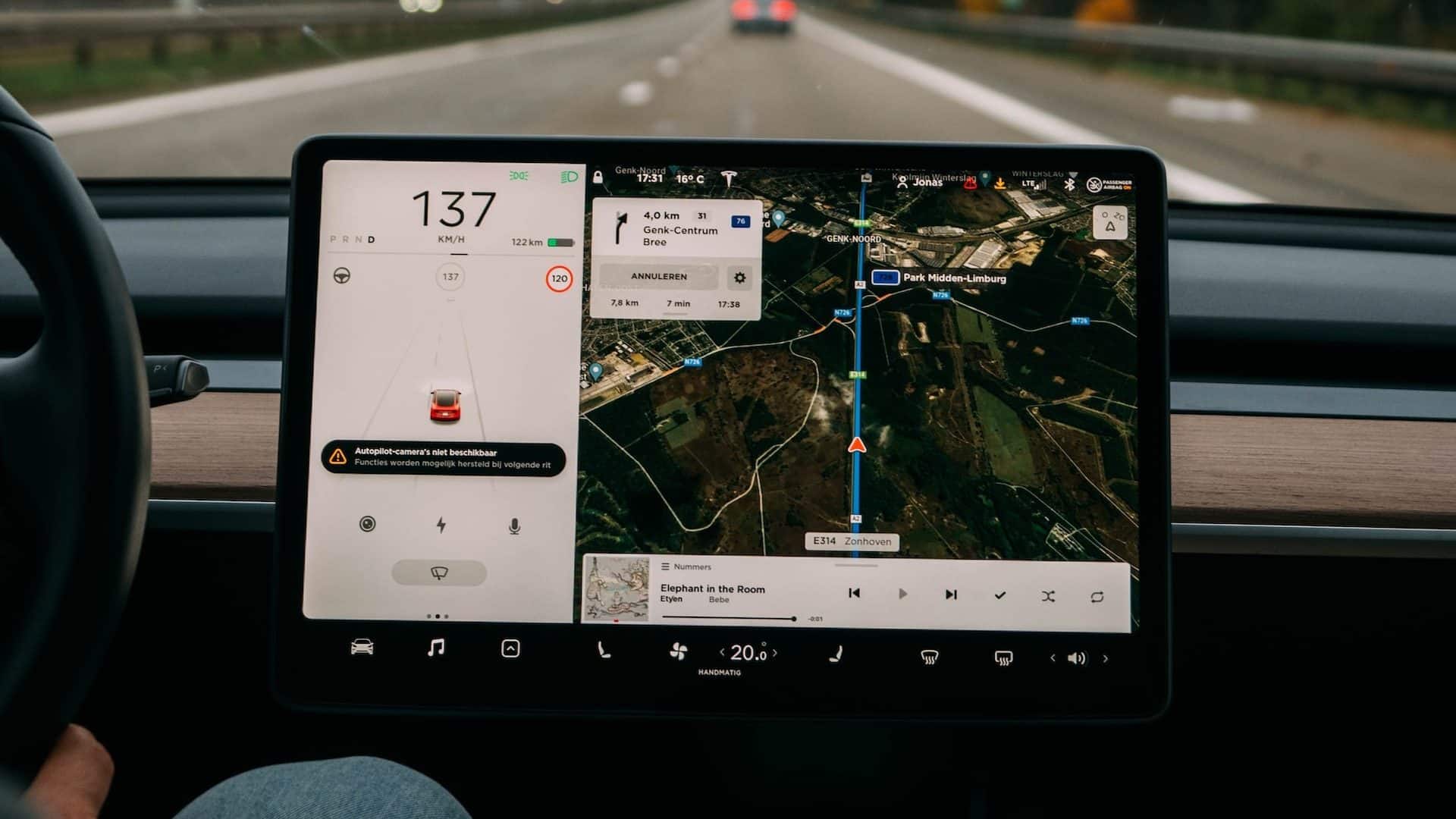 GPS para navegação no carro. Via Brecht Denil/Unsplash
