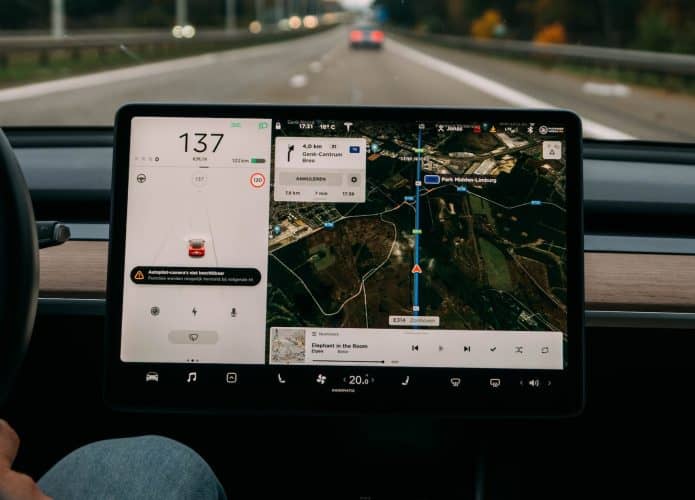 GPS para navegação no carro. Via Brecht Denil/Unsplash