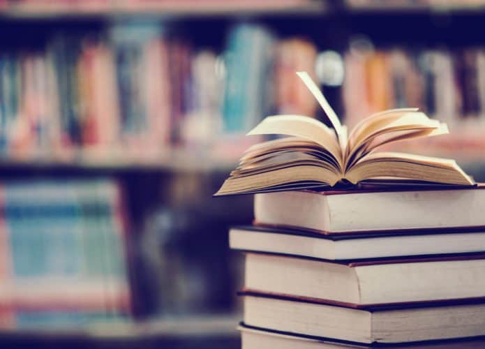 Livros-695x500