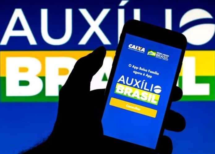 auxilio-brasil-divulgacao-2-695x500