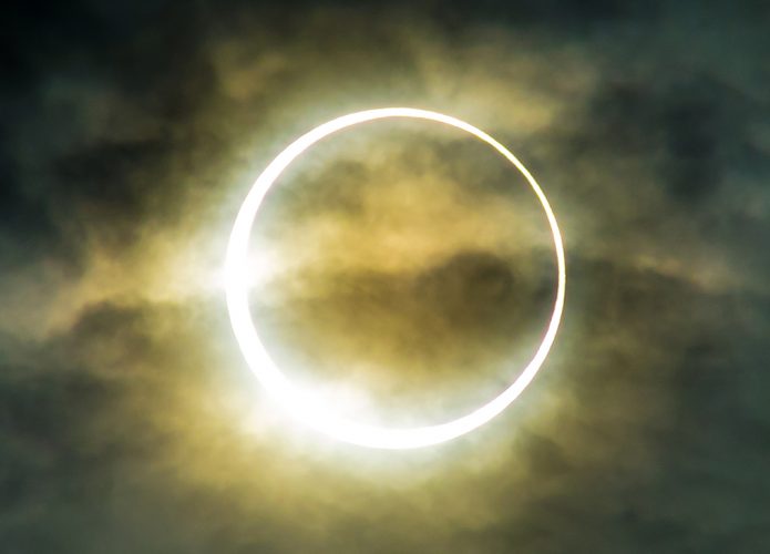 Este ano tem eclipse solar anular; saiba quando e onde