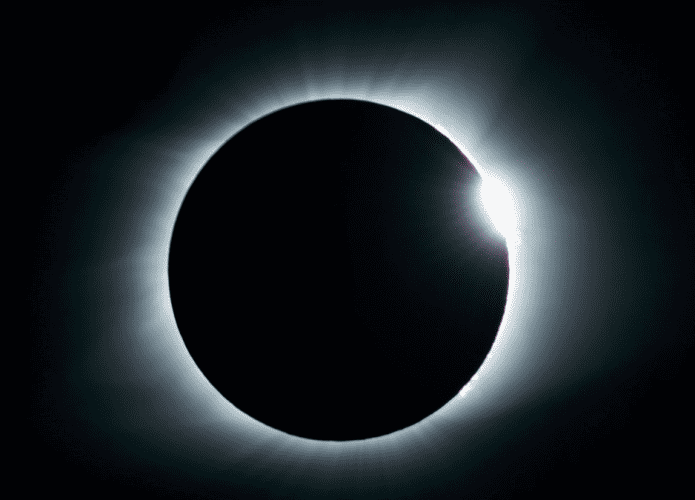 Exemplo de eclipse solar total
