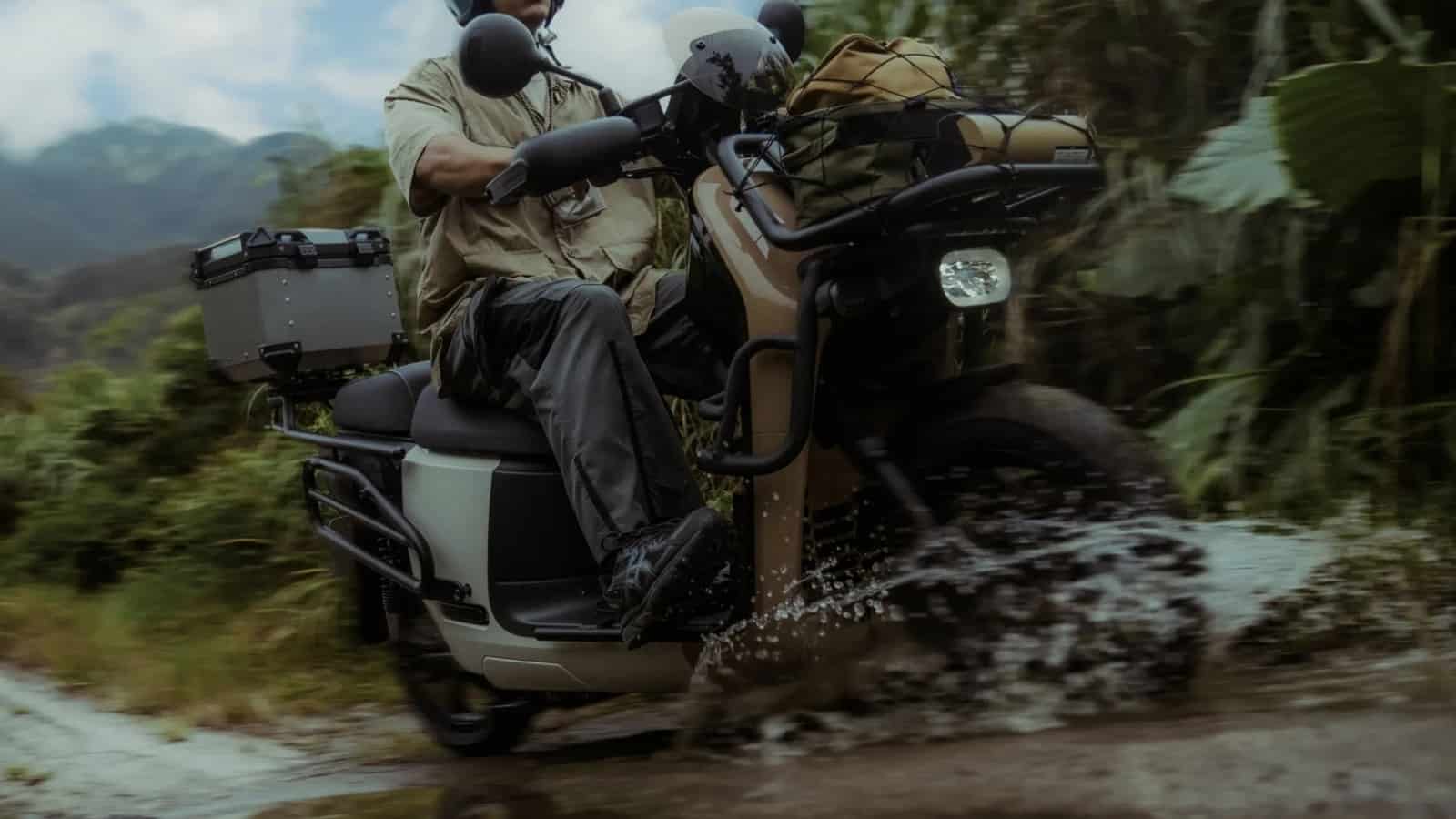 Nova scooter elétrica da Gogoro dispensa corrente e vem com bateria removível