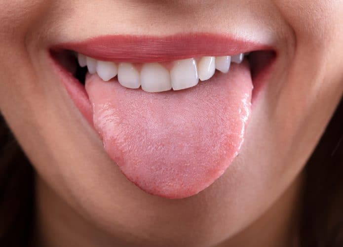 A língua é onde estão localizados os receptores que enviam mensagem para o cérebro e diferencia qual o sabor do alimento