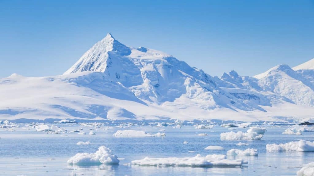 A paisagem foi descoberta abaixo da espessa camada de gelo da Antártica
