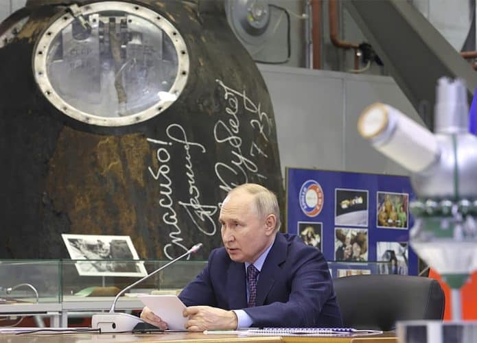 vladimir-putin-reuniao-roscosmos-695x500
