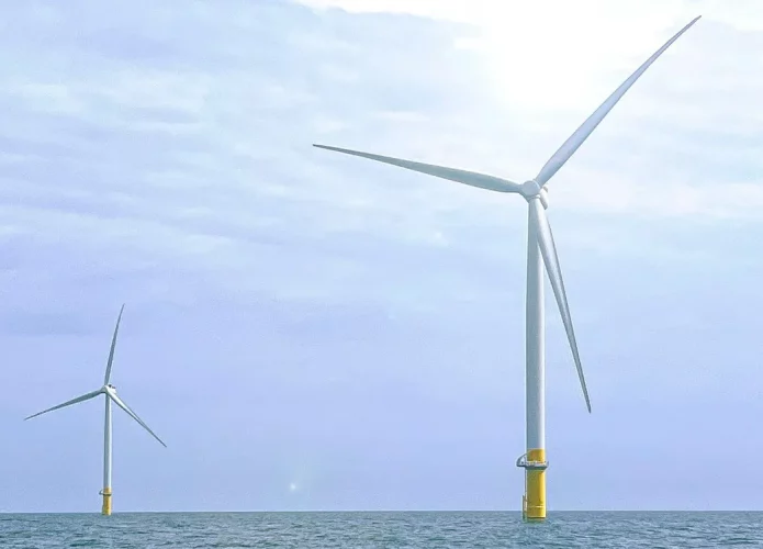 2048px-Coastal_Virginia_Offshore_Wind_11-695x500.webp