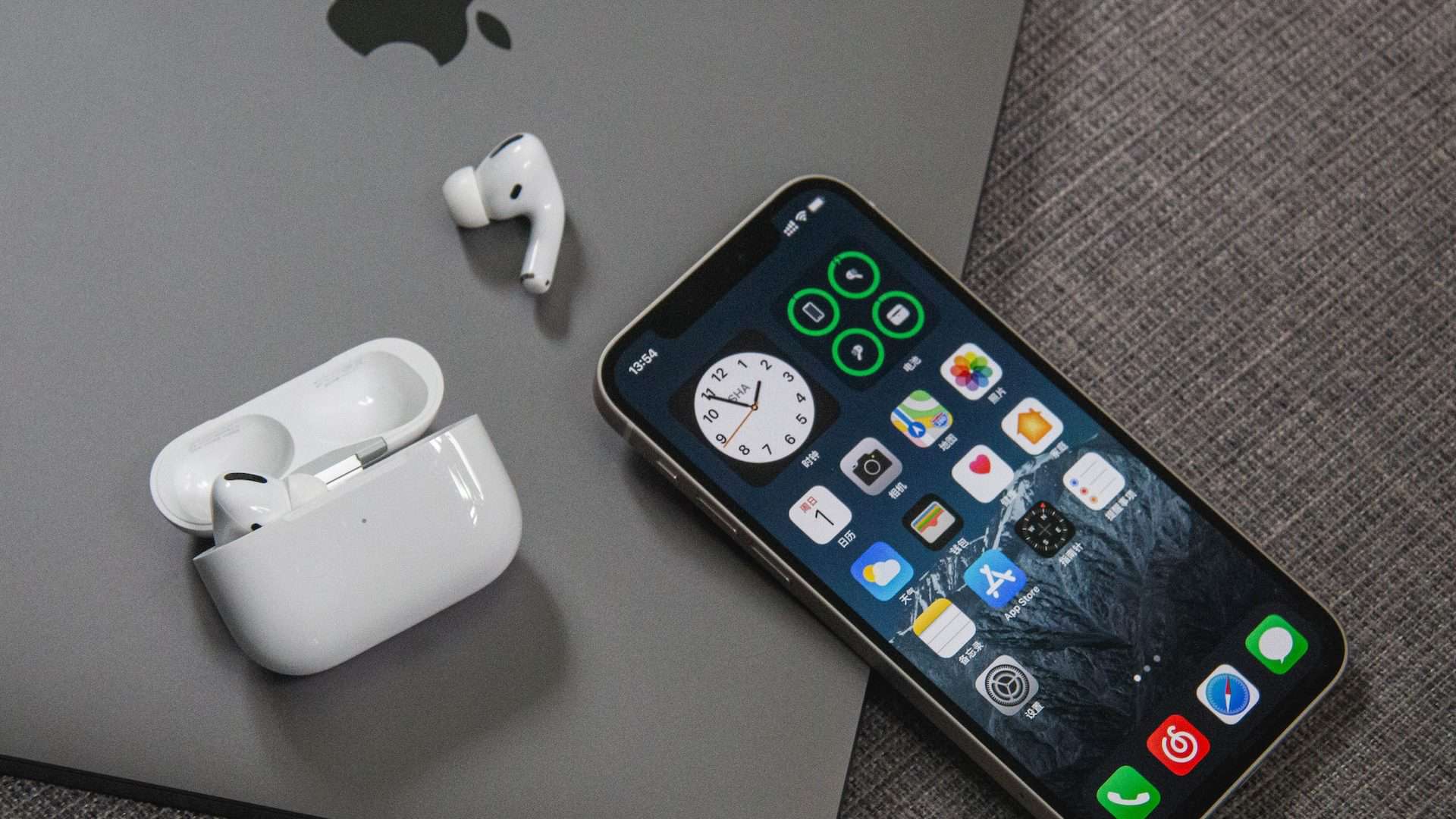 Produtos Apple. Via Vista Wei/Unsplash