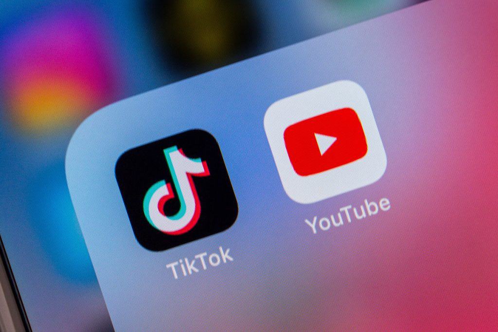TikTok e YouTube