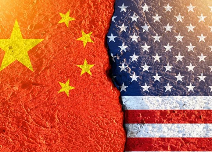 Bandeiras de China e Estados Unidos lado a lado
