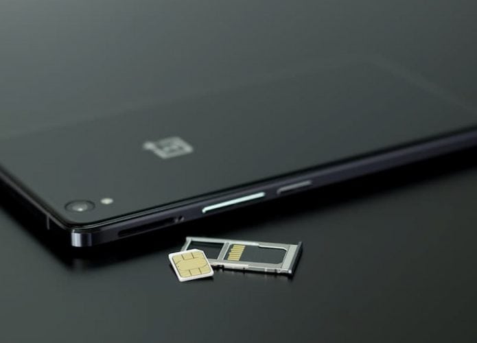 eSIM vs. SIM via Silvie Lindemann/Pexels