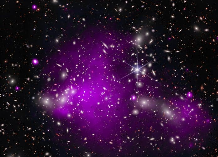 O buraco negro mais distante observado em raio-x está presente nessa imagem (Crédito: Centro de Raios-X Chandra)