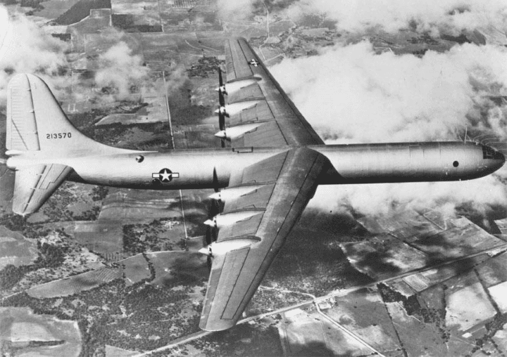 modelo de avião nuclear