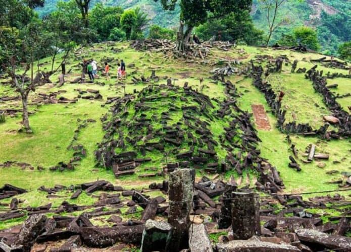 A pirâmide na Indonésia é conhecida como Gunung Padang (Crédito: RaiyaniM/Wikimedia Commons/CC BY-SA 4.0)