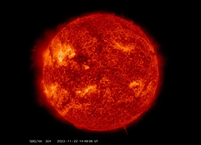 Uma nova pesquisa aponta que o Sol é maior do que se pensava (Crédito: NASA/SDO/AIA)