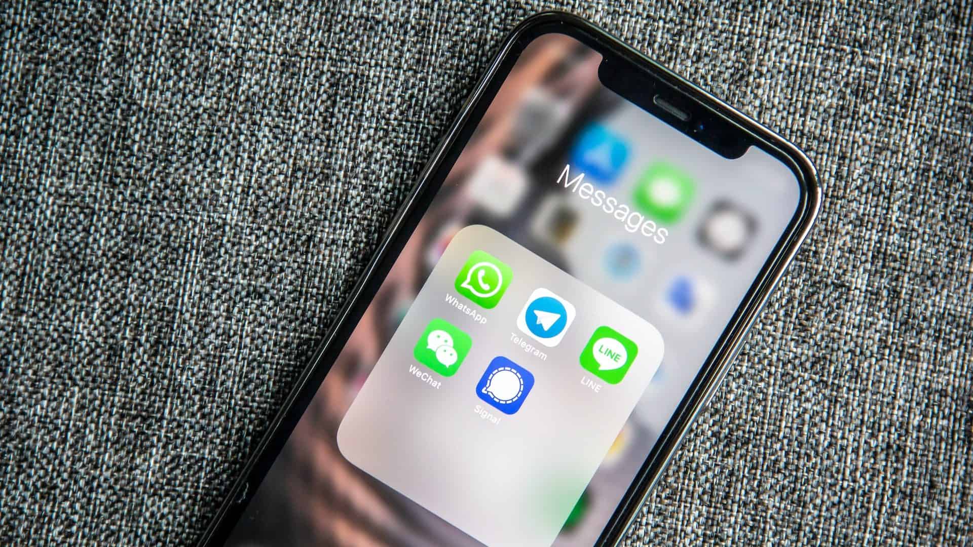 Aplicativos de mensagens via Adem AY/Unsplash