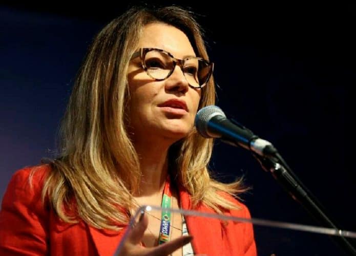 Primeira-dama Janja Lula da Silva falando em evento