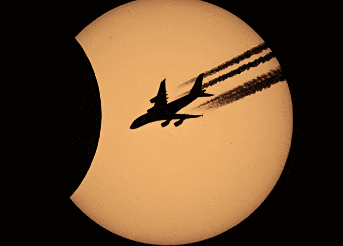 eclipse-solar-aviao-695x500.png