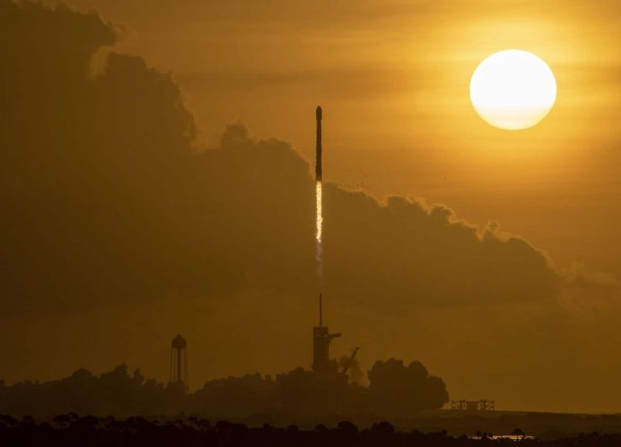 falcon-9-b1058-3-e1707917655393-695x500