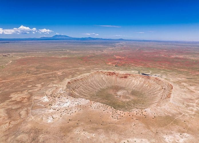 A Cratera Barringer, no Arizona pode ter se formado com o impacto de um asteroide de rotação rápida (Crédito: Framalicious/ Shutterstock)