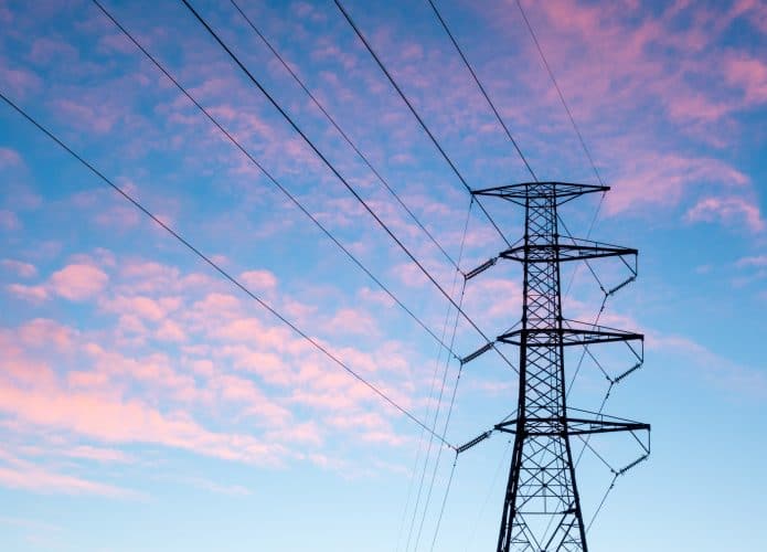 Como economizar energia no verão. Imagem: Nikola Johnny Mirkovic/Unsplash