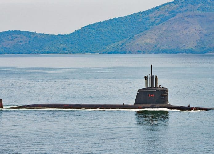 Submarino Humaitá no mar