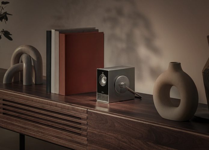 LG-CineBeam-Qube_2-695x500