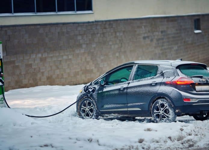 carro elétrico no frio