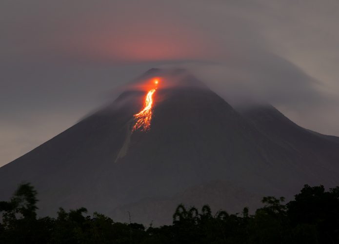 monte-merapi-695x500