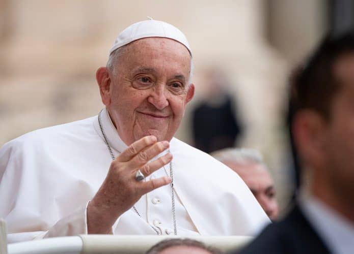 papa_francisco_2-695x500