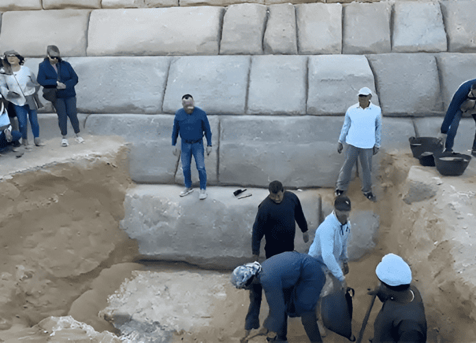 reforma-piramide-egito-695x500.png