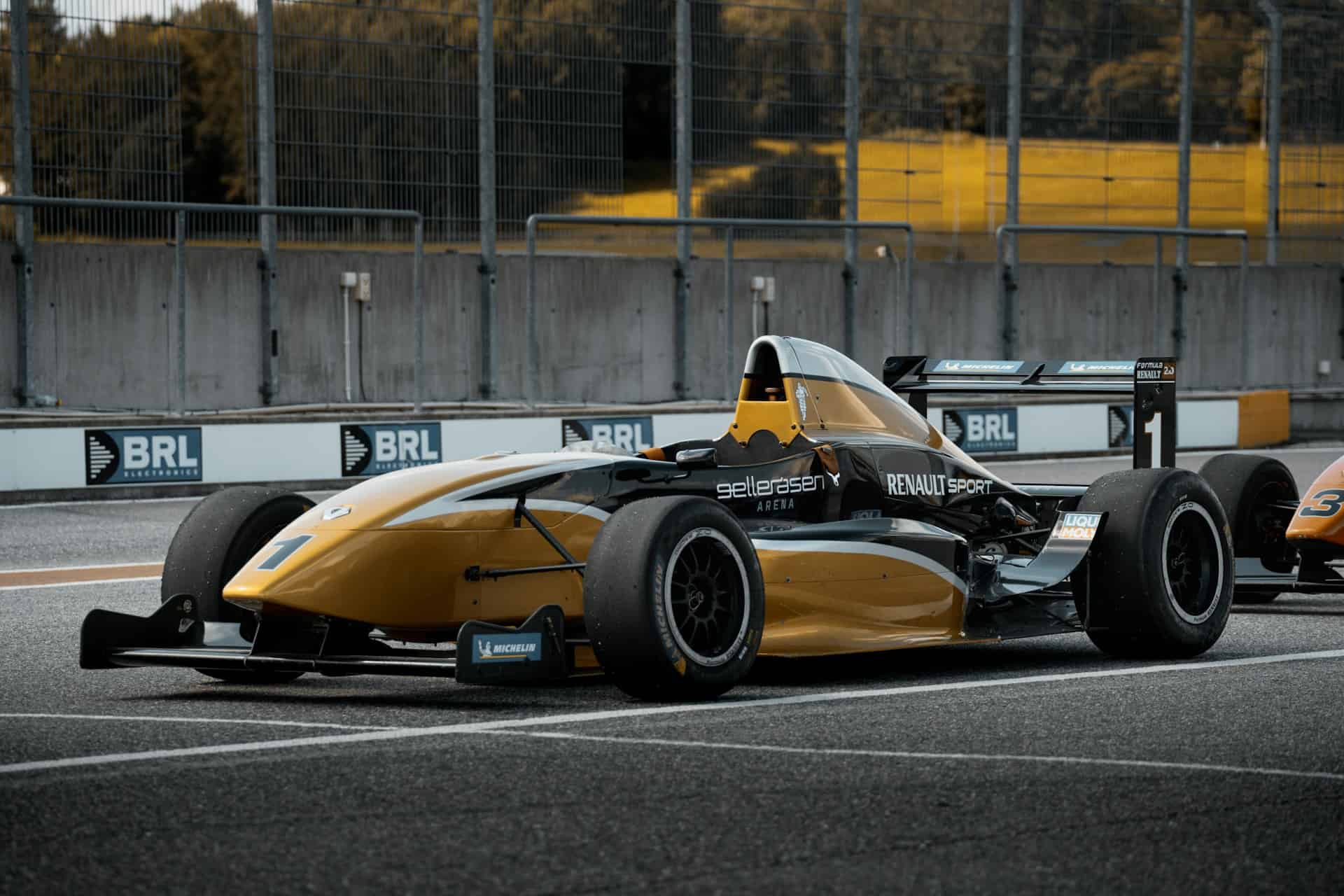 Carro de F1 (Imagem: Philip Myrtorp/Unsplash)