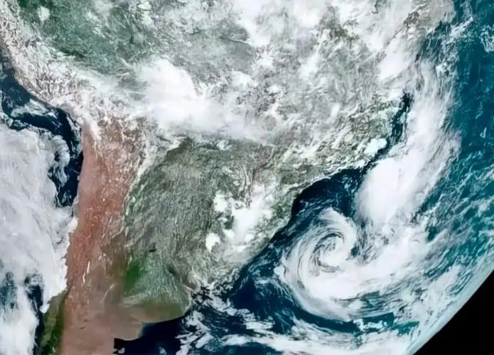 Ciclone Akará visto do espaço