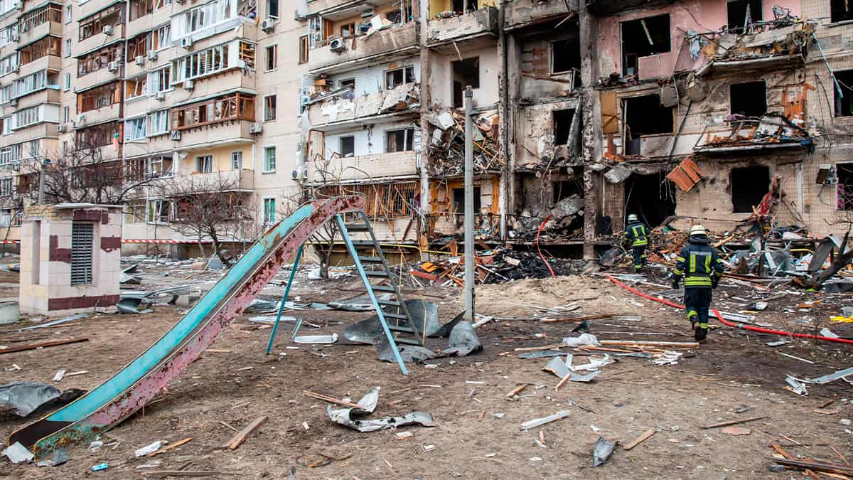 Prédio destruído na Ucrânia