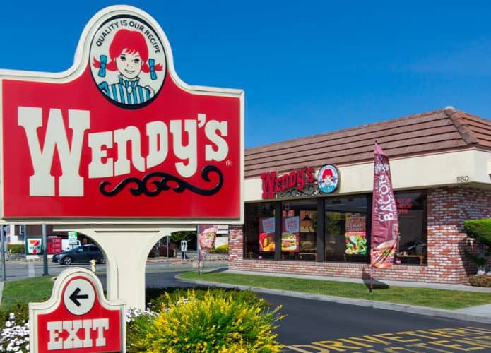 Fachada de uma lanchonete da franquia Wendy's