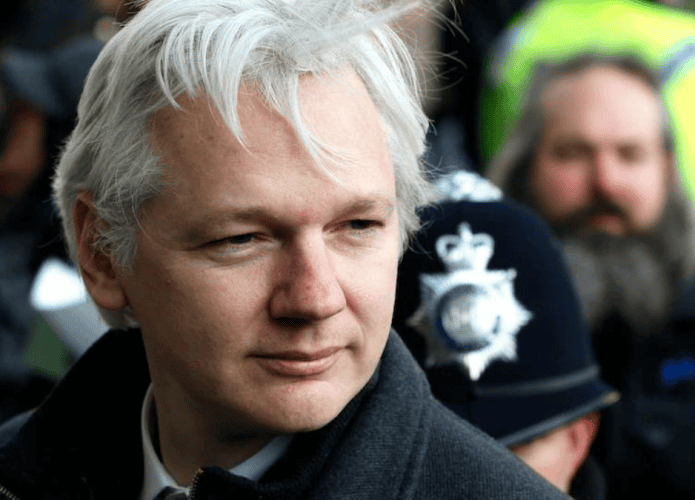 Julian Assange (Imagem: Kirsty Wigglesworth/AP)