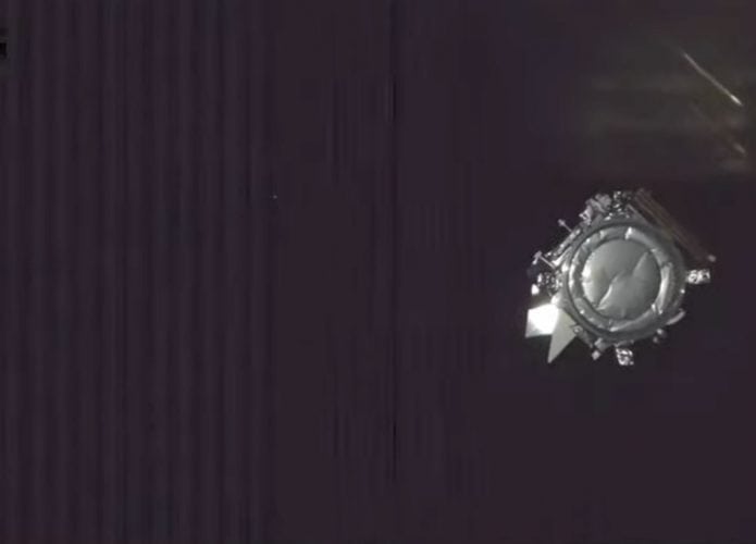 Satélite PACE após ser liberado pelo estágio superior do foguete Falcon 9 (Crédito: NASA TV)
