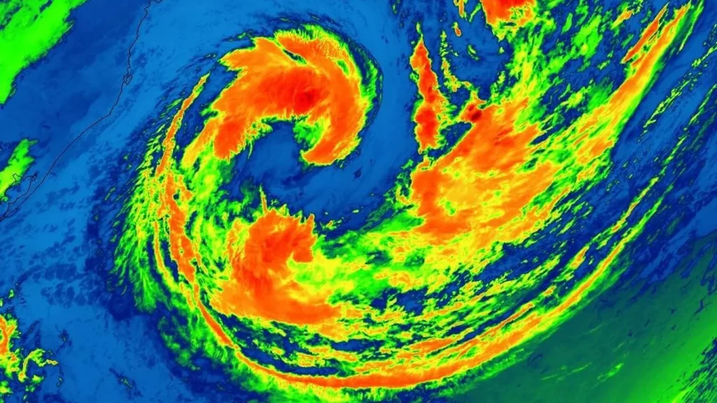 Tempestade tropical Akará se forma na costa do Brasil