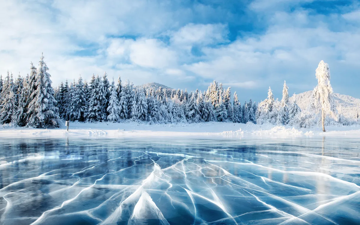 Lago congelado (Crédito: Standret/Shutterstock)