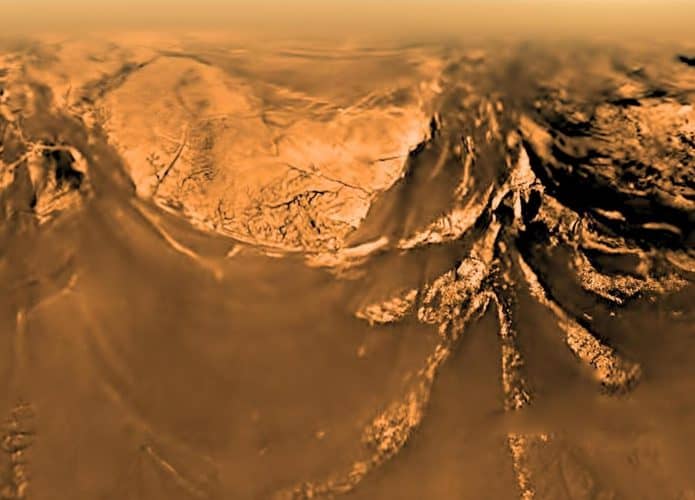 Superfície de Titã capturada pela sonda Huygens, da ESA, em 2005 (Crédito: ESA/NASA/JPL/Universidade do Arizona)